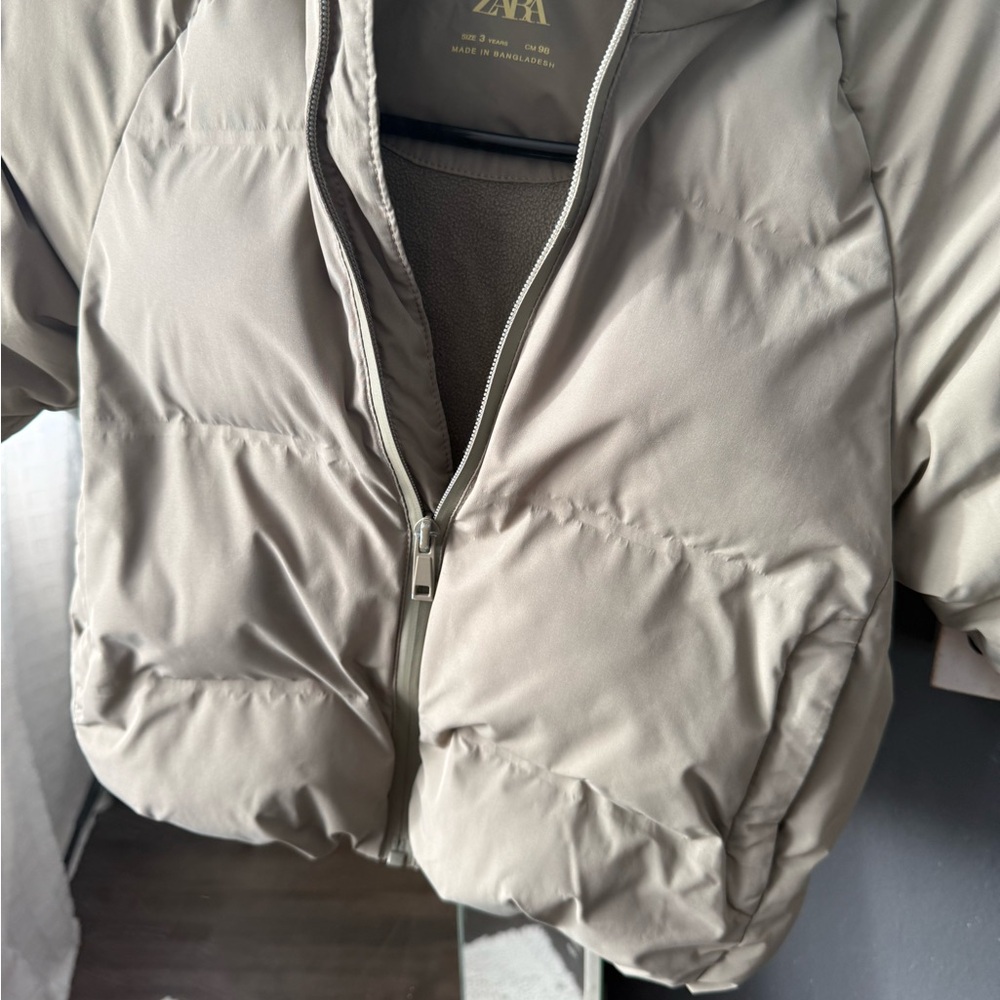 Zara Olive Green Puffer Coat - Picture 2 of 4